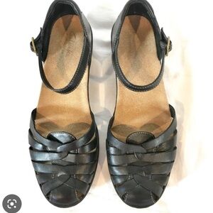 CLARKS  shoes